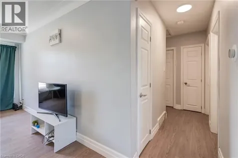 100 Lauris Avenue Cambridge ON N1R 5L4