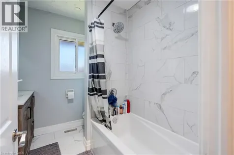 100 Lauris Avenue Cambridge ON N1R 5L4
