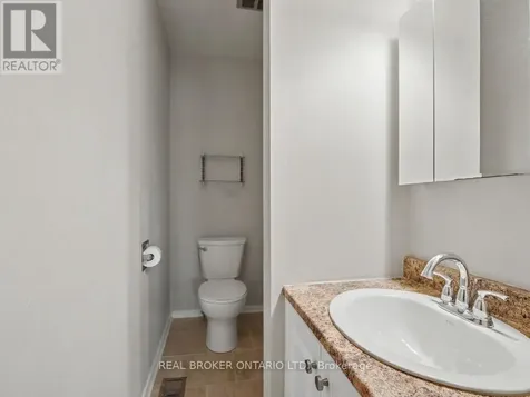 5662 South Island Park Drive Ottawa ON K4M 1J3