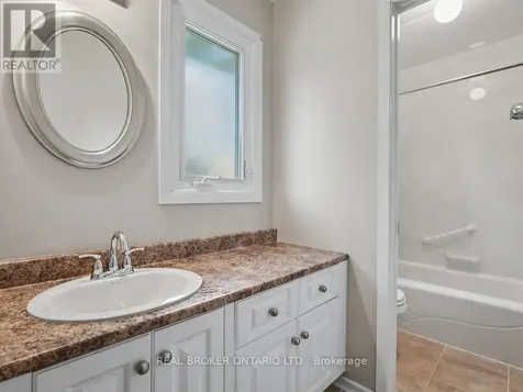 5662 South Island Park Drive Ottawa ON K4M 1J3