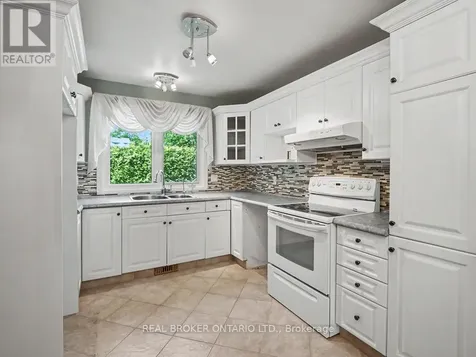 5662 South Island Park Drive Ottawa ON K4M 1J3