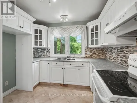5662 South Island Park Drive Ottawa ON K4M 1J3