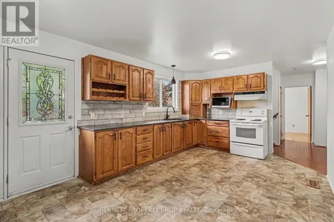 1312 Avenue R Avenue Ottawa ON K1G 0B9