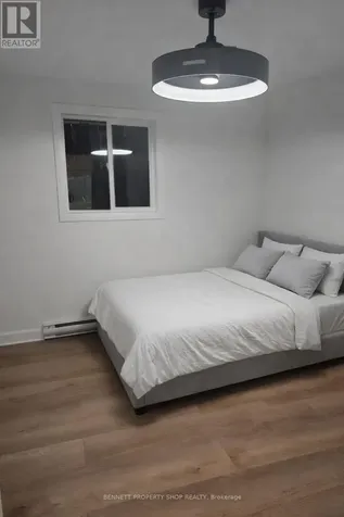 1312 Avenue R Avenue Ottawa ON K1G 0B9