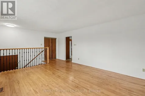 1312 Avenue R Avenue Ottawa ON K1G 0B9