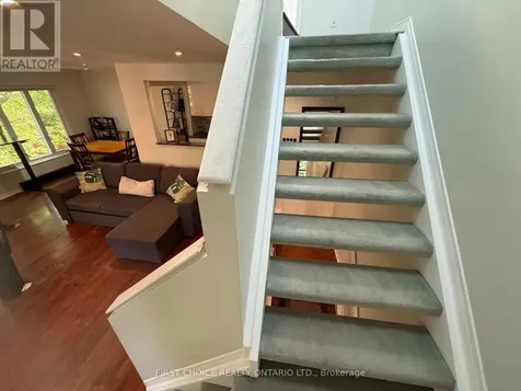130 Greenfield Avenue Ottawa ON K1S 5L2