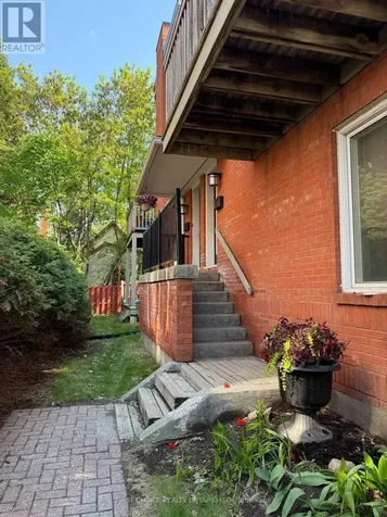 130 Greenfield Avenue Ottawa ON K1S 5L2