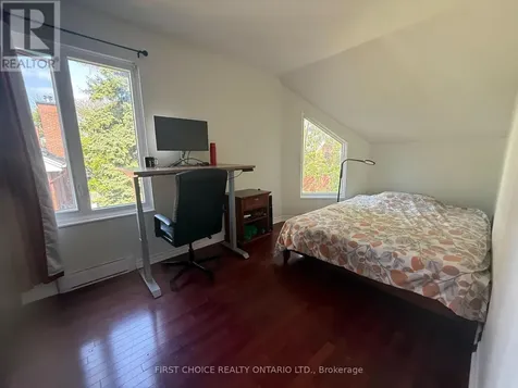 130 Greenfield Avenue Ottawa ON K1S 5L2