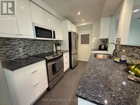 130 Greenfield Avenue Ottawa ON K1S 5L2