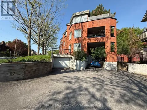 130 Greenfield Avenue Ottawa ON K1S 5L2