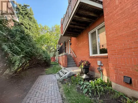 130 Greenfield Avenue Ottawa ON K1S 5L2