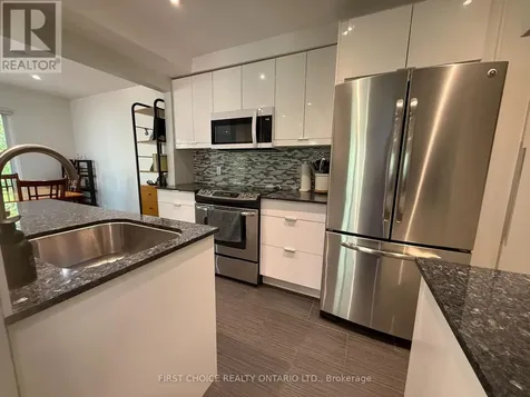 130 Greenfield Avenue Ottawa ON K1S 5L2