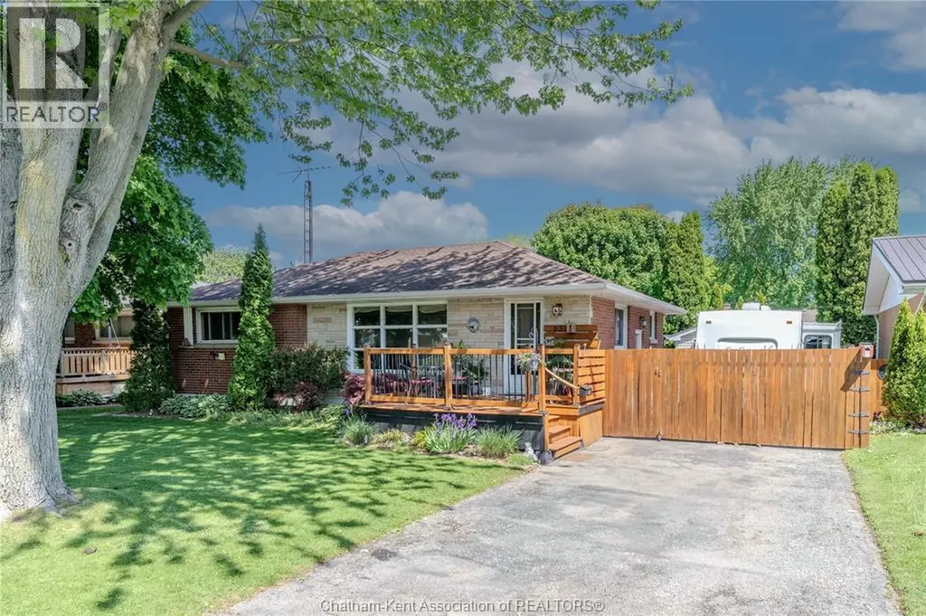 63 Warwick Drive Wallaceburg ON N8A 3N4