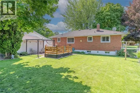 63 Warwick Drive Wallaceburg ON N8A 3N4