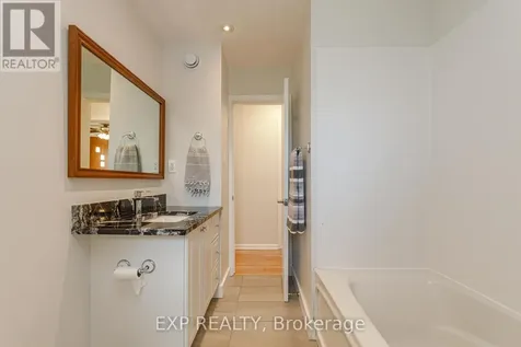1642 Valmarie Avenue Ottawa ON K2C 1W1
