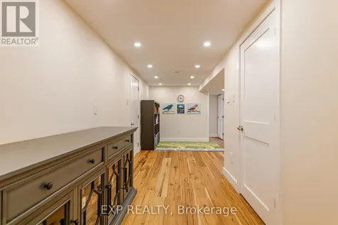 1642 Valmarie Avenue Ottawa ON K2C 1W1