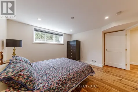 1642 Valmarie Avenue Ottawa ON K2C 1W1