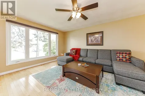 1642 Valmarie Avenue Ottawa ON K2C 1W1