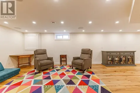 1642 Valmarie Avenue Ottawa ON K2C 1W1