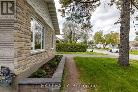 1642 Valmarie Avenue Ottawa ON K2C 1W1