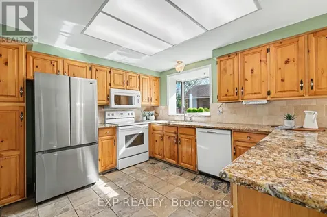 105 Country Club Drive Ottawa ON K1V 0B4