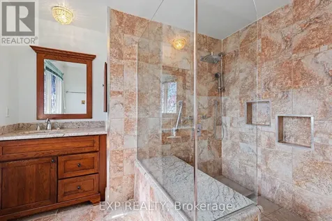 105 Country Club Drive Ottawa ON K1V 0B4