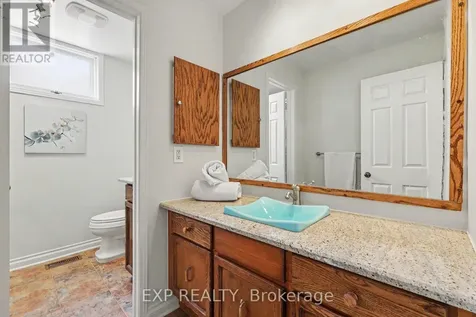 105 Country Club Drive Ottawa ON K1V 0B4