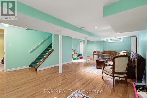 105 Country Club Drive Ottawa ON K1V 0B4