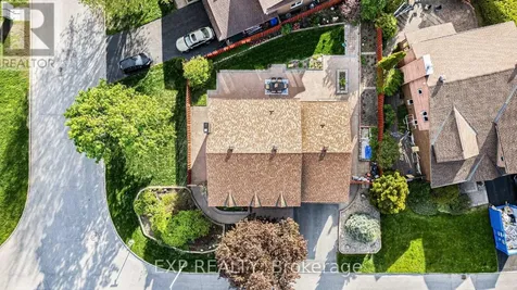 105 Country Club Drive Ottawa ON K1V 0B4