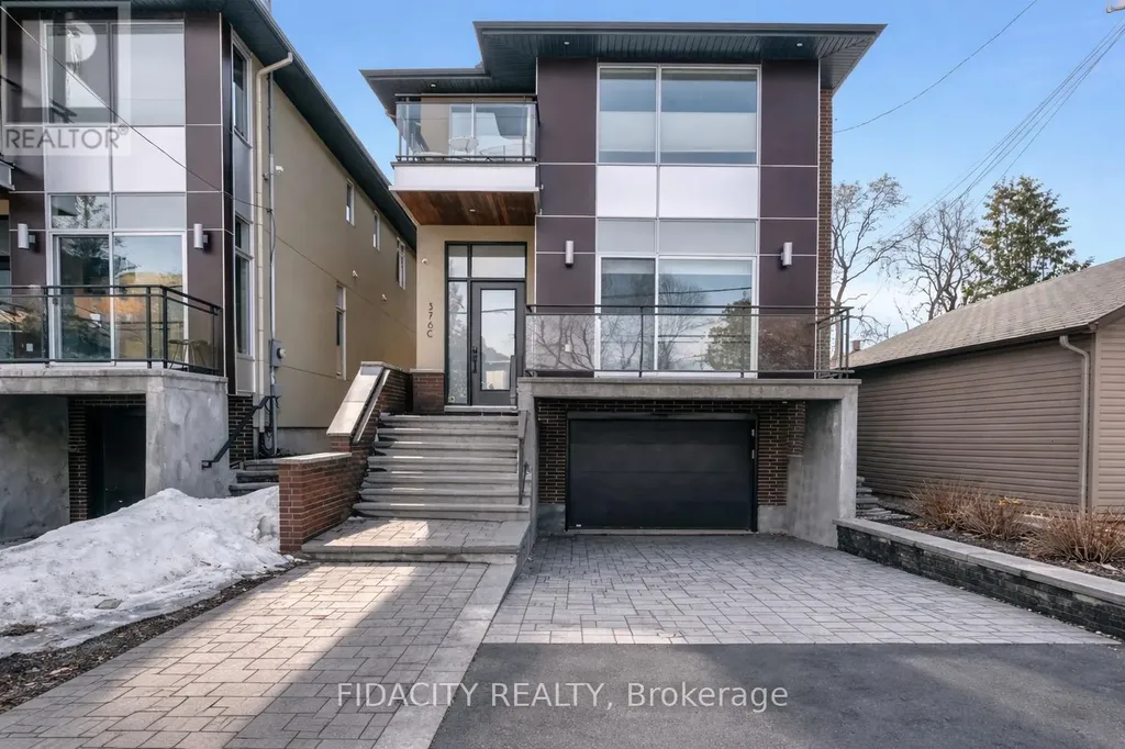 376 C Wilmont Avenue Ottawa ON K2A 0B1