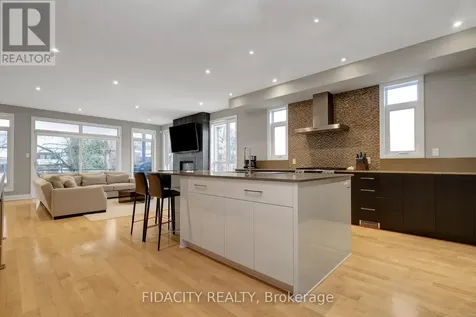 376 C Wilmont Avenue Ottawa ON K2A 0B1