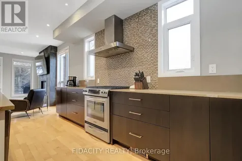 376 C Wilmont Avenue Ottawa ON K2A 0B1