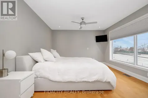 376 C Wilmont Avenue Ottawa ON K2A 0B1