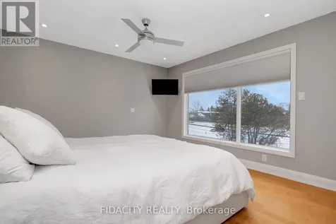 376 C Wilmont Avenue Ottawa ON K2A 0B1