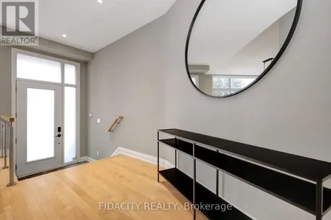 376 C Wilmont Avenue Ottawa ON K2A 0B1