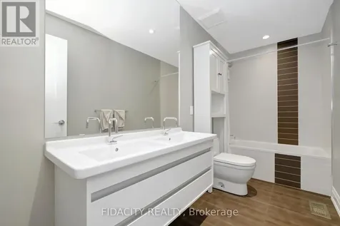 376 C Wilmont Avenue Ottawa ON K2A 0B1