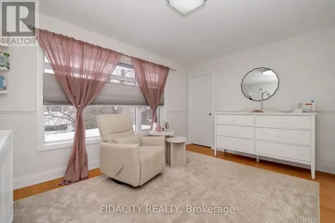 376 C Wilmont Avenue Ottawa ON K2A 0B1