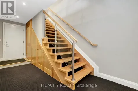 376 C Wilmont Avenue Ottawa ON K2A 0B1