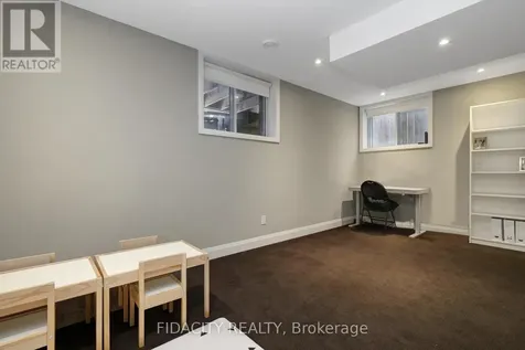 376 C Wilmont Avenue Ottawa ON K2A 0B1