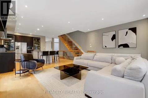 376 C Wilmont Avenue Ottawa ON K2A 0B1