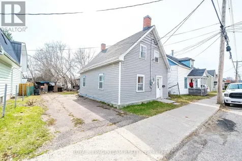 42 Bonnechere Street South Renfrew ON K7V 1Z1