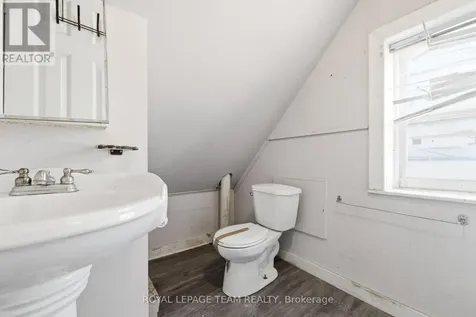 42 Bonnechere Street South Renfrew ON K7V 1Z1