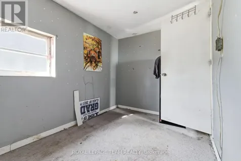 42 Bonnechere Street South Renfrew ON K7V 1Z1