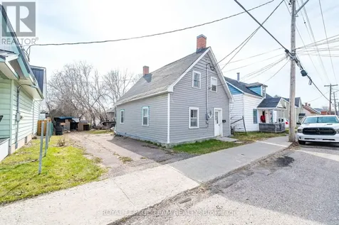 42 Bonnechere Street South Renfrew ON K7V 1Z1