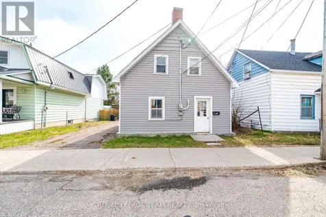 42 Bonnechere Street South Renfrew ON K7V 1Z1