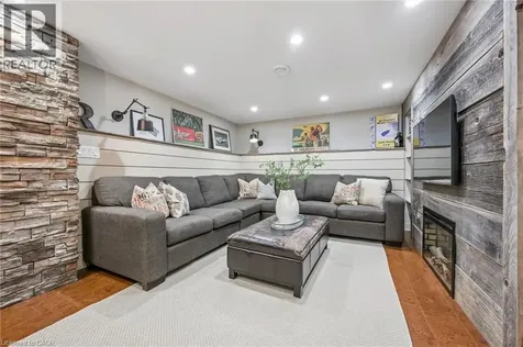 291 Strathcona Drive Burlington ON L7L 2C9