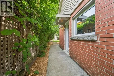291 Strathcona Drive Burlington ON L7L 2C9