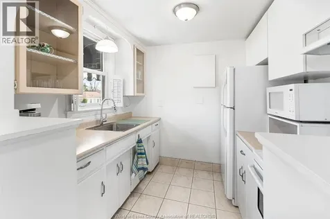 4182 Riverside Drive East Windsor ON N8Y 1B5