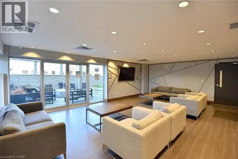 16 Markle Crescent Ancaster ON L9G 0H4