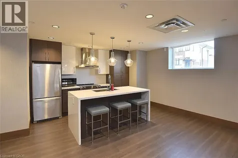 16 Markle Crescent Ancaster ON L9G 0H4